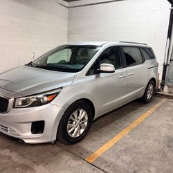 2016 Kia Minivan 