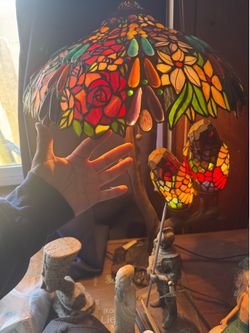 Beautiful Tiffany, heavy glass, bronze bird lamp