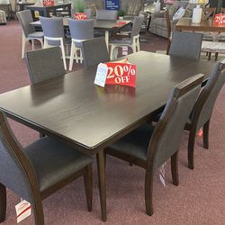 🚨STORE CLOSING SALE!🚨 EVERYTHING MUST GO! Brand New Table W/ 6 Chairs!
