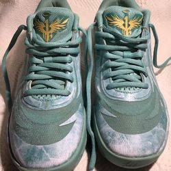 PUMA MB.02 JADE LAMELO BALL BASKETBALL SHOES MENS SIZE 8 (37828-01) LAKE GREEN & GOLD EXECELLET CONDITION 