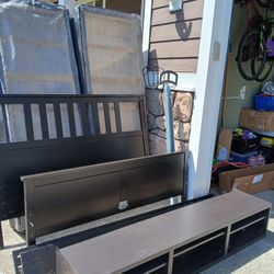 Queen bedroom set Good  Condition