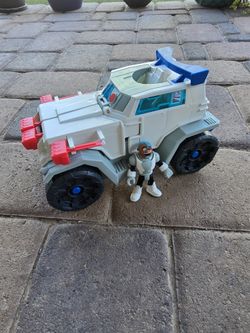 Fisher-Price Imaginext Teen Titans Go Cyborg Transforming Battle Truck & Figure