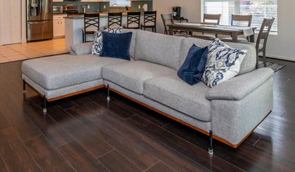 Modern Light Gray Sectional Sofa with Chaise