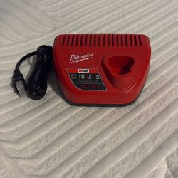 Milwaukee M12 Charger