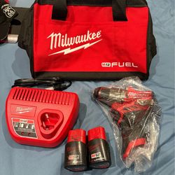 Milwaukee m12 Fuel hammer drill