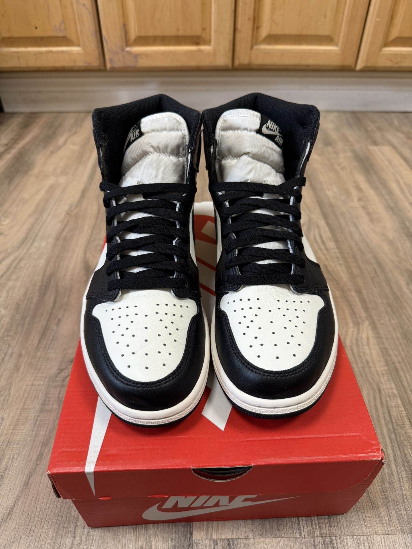 Air Jordan 1 Retro High OG Dark Mocha Size 10.5M