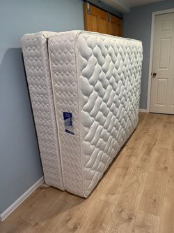 Mattress + Box + Metal bed frame : Queen size
