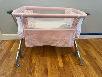 Dream on Me baby bassinet