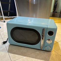 Galanz Retro Light Blue Microwave