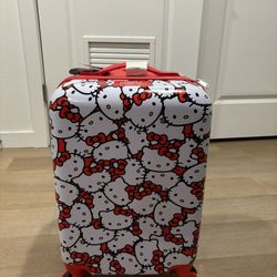 HELLO KITTY CARRY ON SUITCASE 