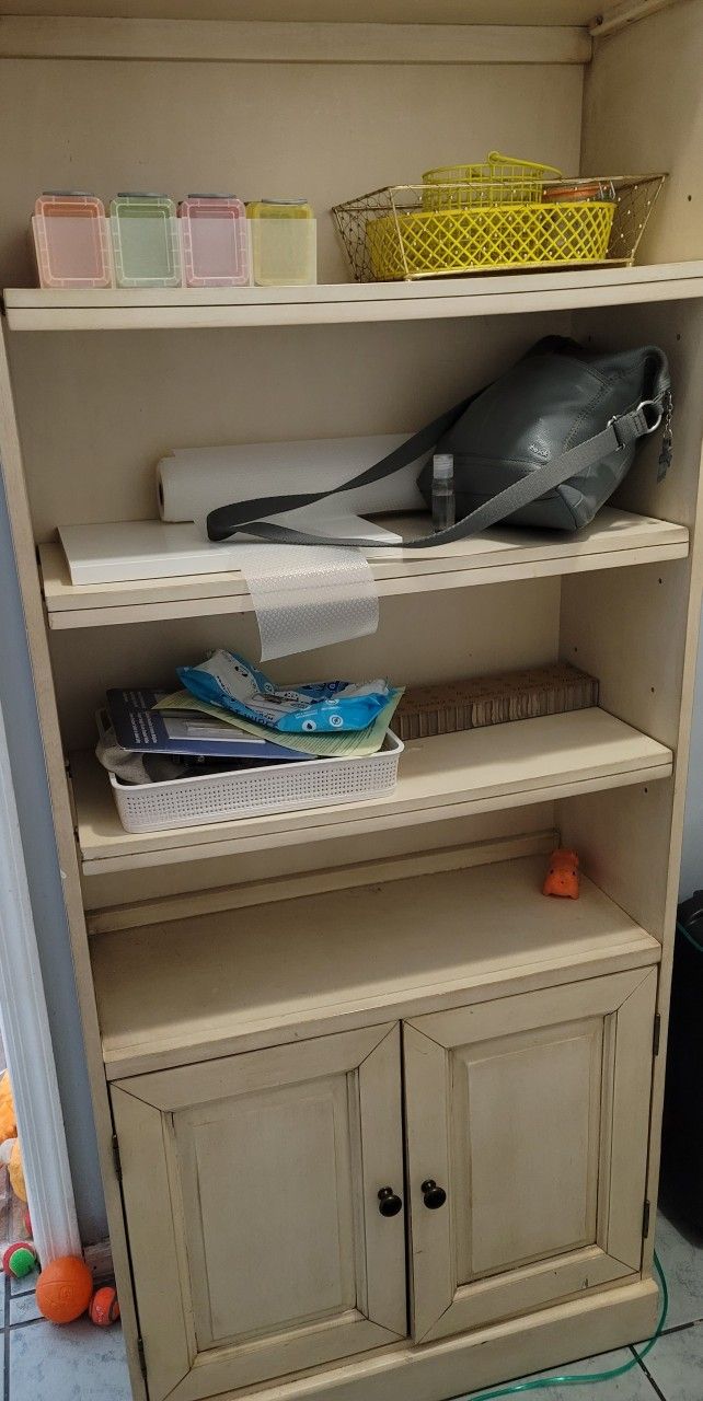 Bookshelve