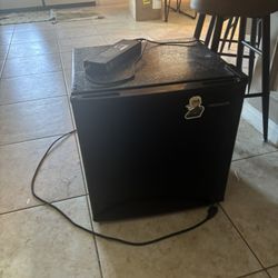 Mini Fridge 