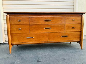 Mid-Century Modern Walnut 9-Drawer Dresser by Dixie