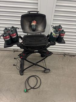 Weber Q 1200 W/ Stand and cover