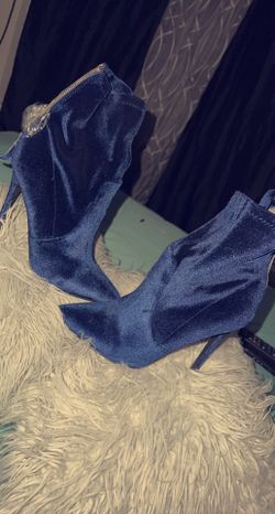 CUTE BLUE BOOTIE (heel) 