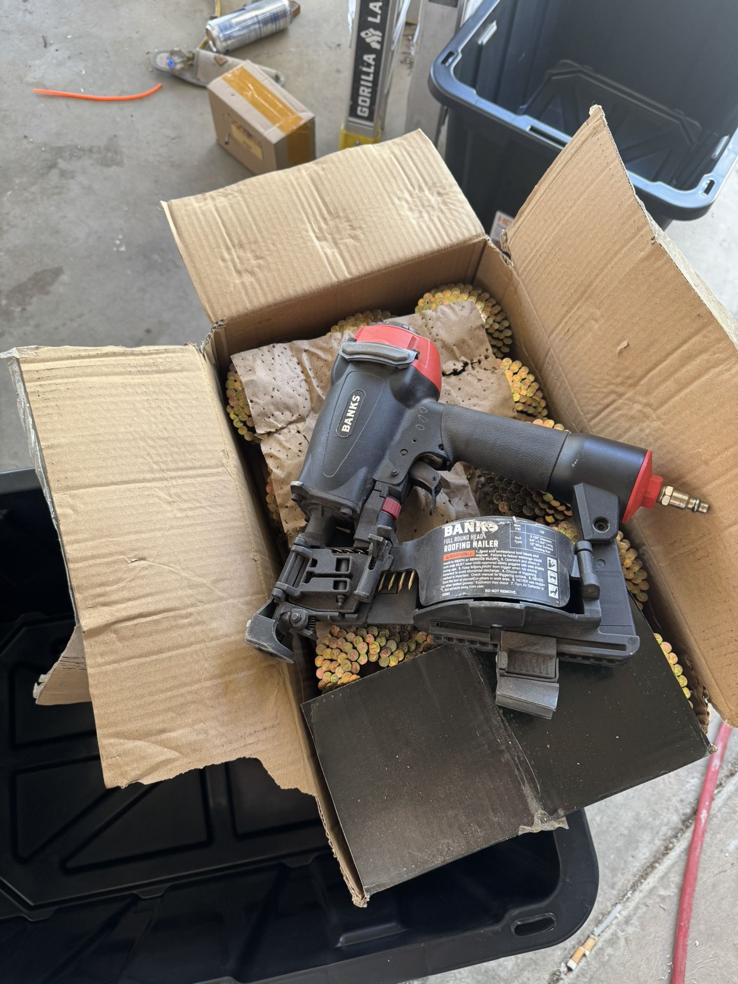 Roofing Nail Gun + Nails