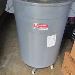 Subcast Commercial Container With Dolly 