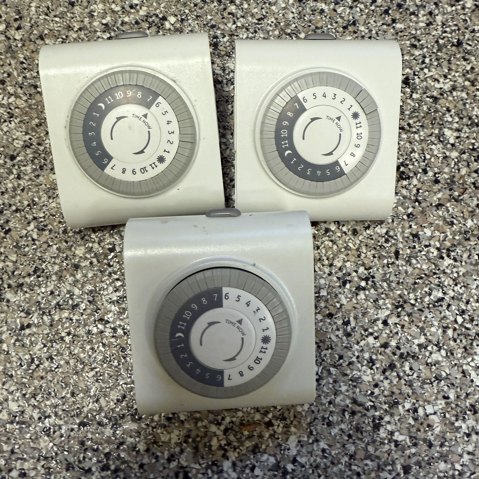 (3) GE Plug-In Mechanical Timer GE5316-71L3 Heavy Duty 24hr Dial Switch Indoor