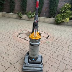 Dyson DC17 Absolute vacuum