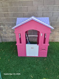 Little Tikes Pink Cottage Playhouse