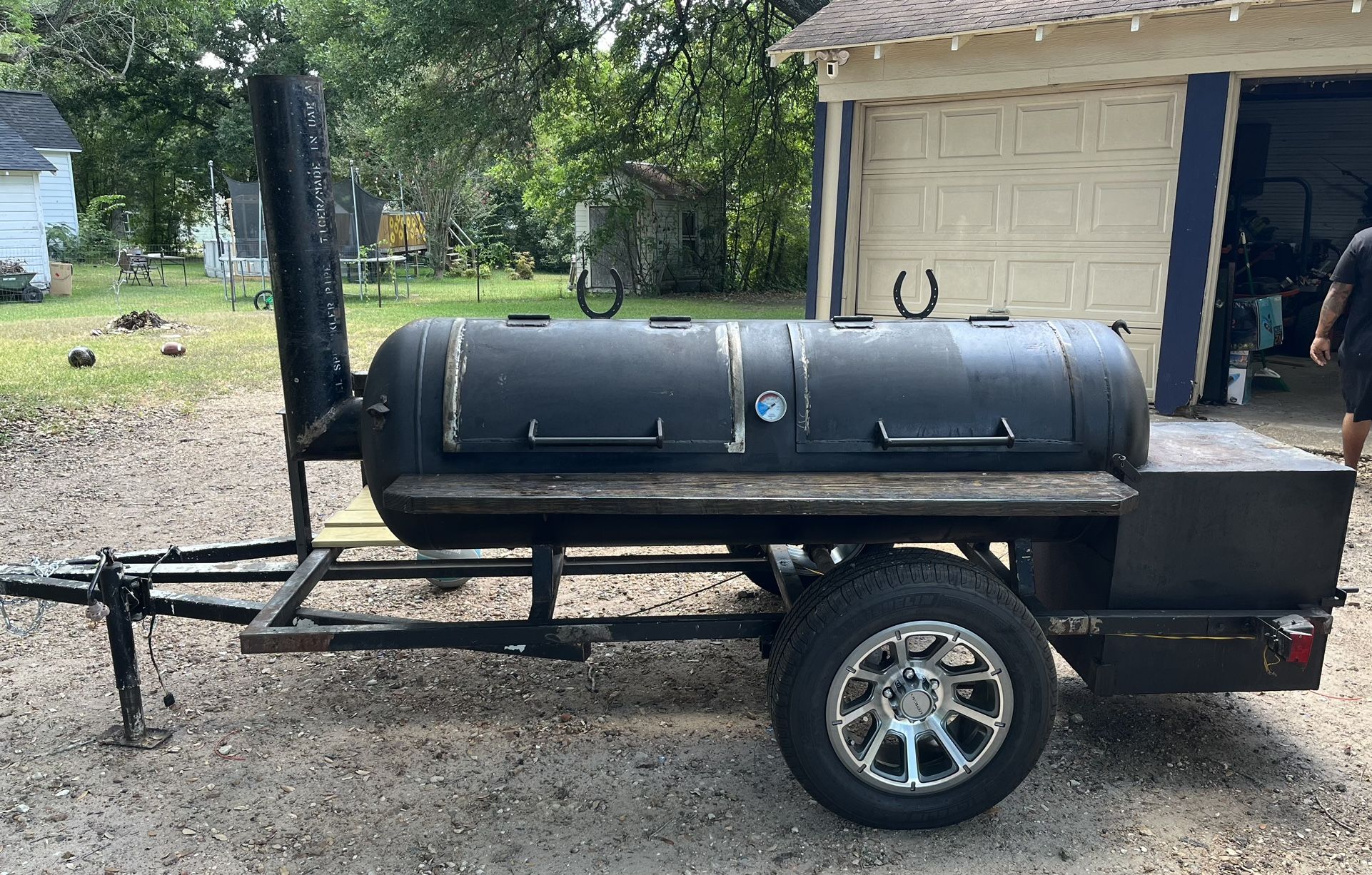 Offset Smoker /charcoal With 4 Wheels In Tires for Sale in Hockley, TX OfferUp