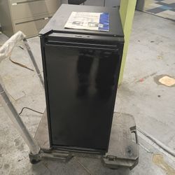 Uline Under Counter Ice Machine 