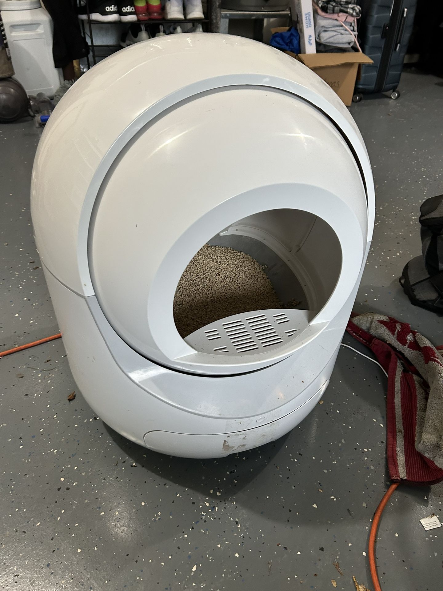 Automatic Cat Liter Box, Almost New
