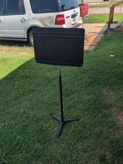 violin case and stand