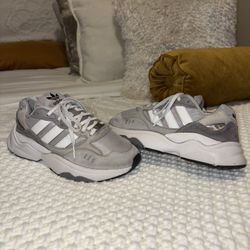 Women’s Adidas Size 6