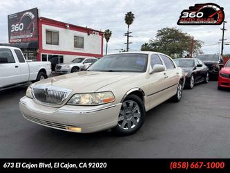 2003 Lincoln Town Car