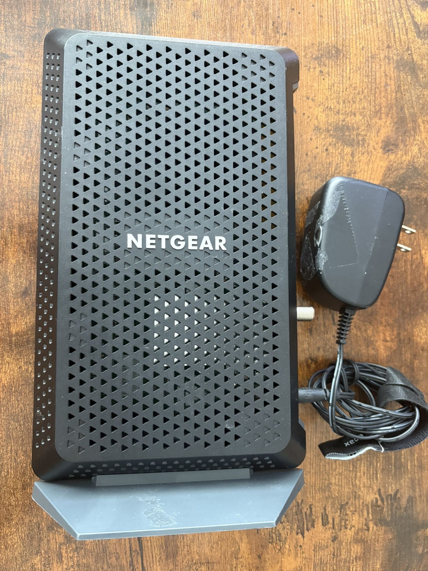 NETGEAR Voice Cable Modem DOCSIS 3.1