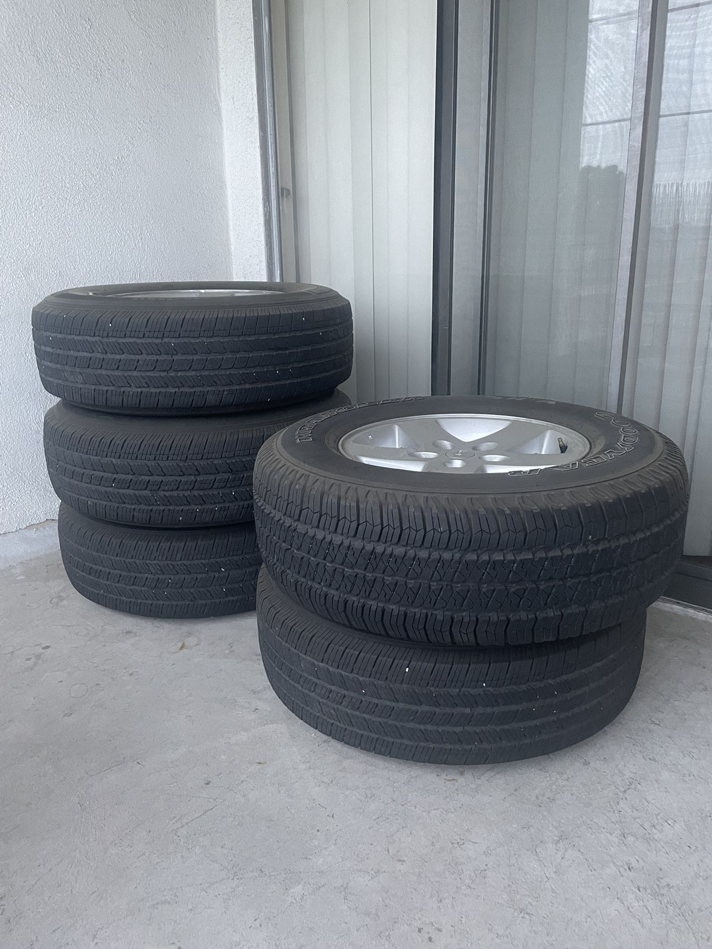 Jeep Wrangler 2018 JK Tires