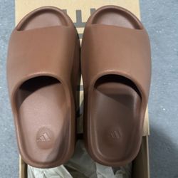 Yeezy Slide Flax Size 6