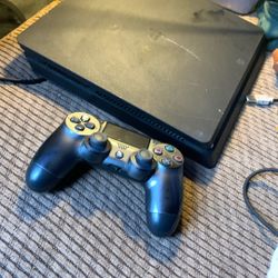 PlayStation 4 PS4 With Controller 