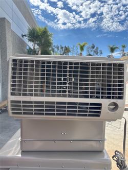 Champion 2,800 CFM window Evaporative Cooler