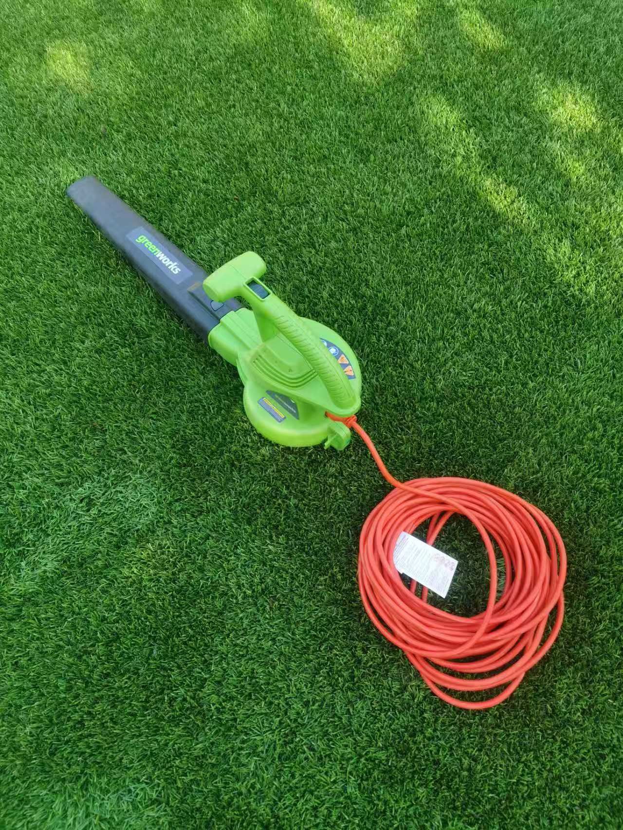 π GreenWorks Electric Leaf Blower - Like New! 50ft Power Cord π