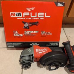 Brand New Milwaukee M18 fuel angler grinder.
Lastest model. 
Tool only. No battery and charger 
4.5"-5" blade