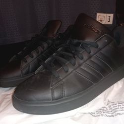 Adidas Classic Triple Black Like New Size 13 