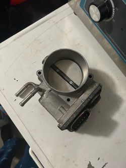 Titan 16-24  throttle body