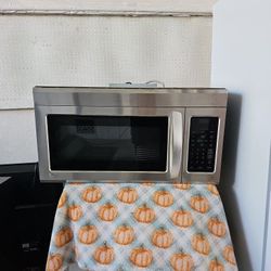  TOP RANGE LG  MICROWAVE 