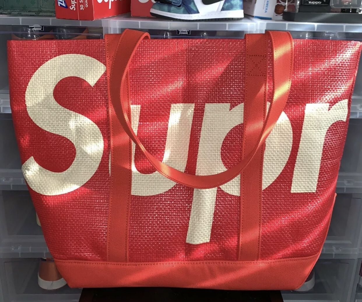 SUPREME TOTE