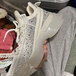 Size 7 Steve Madden Sneakers 