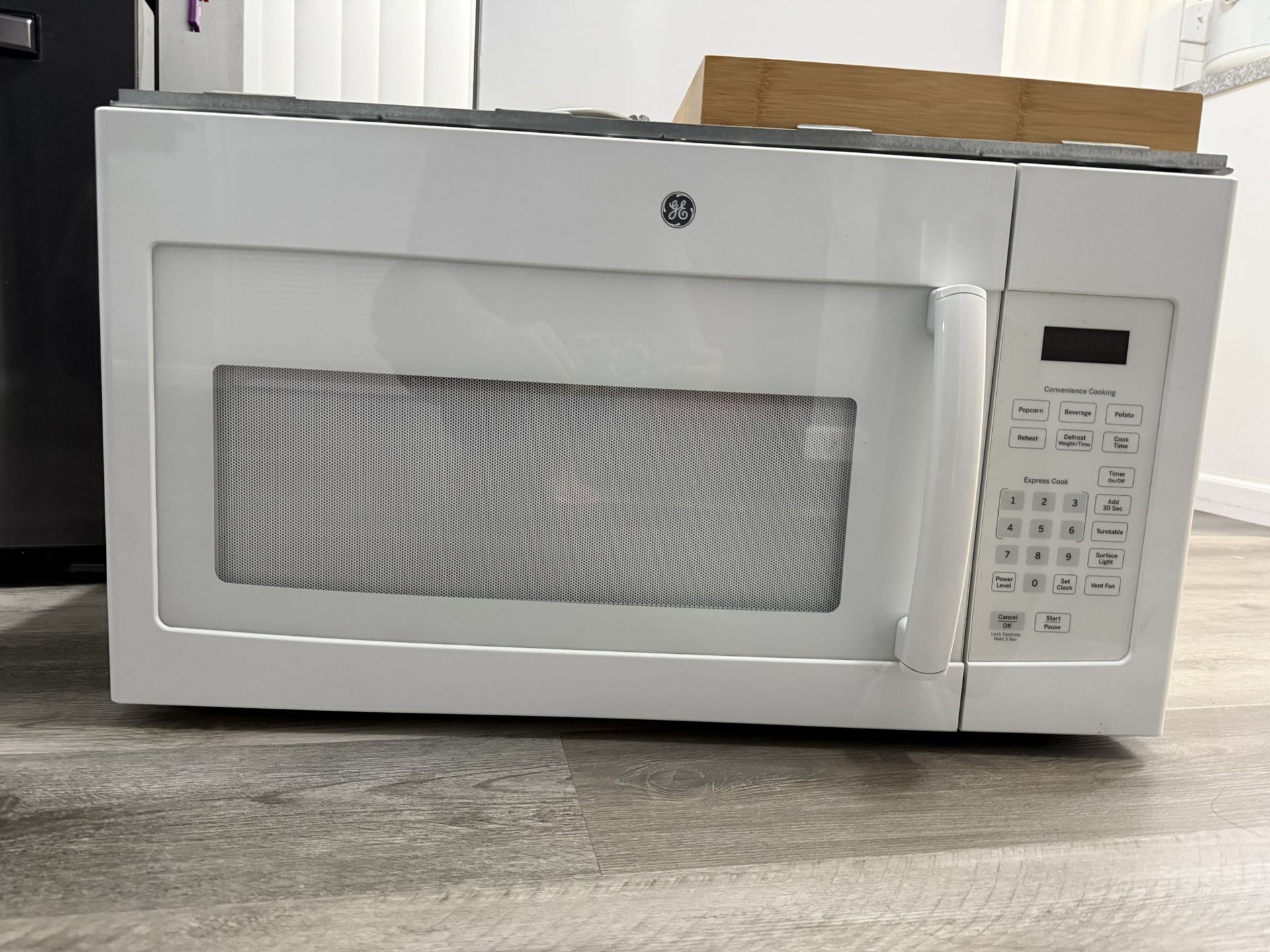 $50 GE MICROWAVE