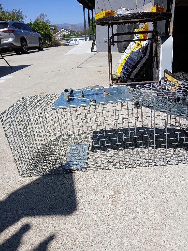 Animal Trap Medium Size Like New
