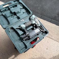 HITACHI NT 50AE2 2 “18 GA’BRAD NAILER fASTENER RANGE 