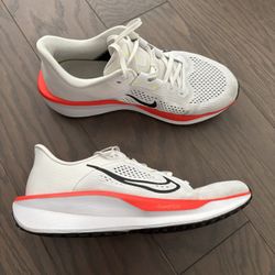 NIKE women’s Quest 6 shoes, size 10