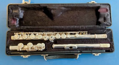 Armstrong 104 Student Flute w/ Hardshell Case