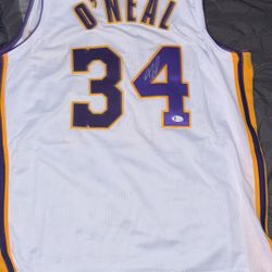 Signed Shaq Lakers Jersey (Beckett)