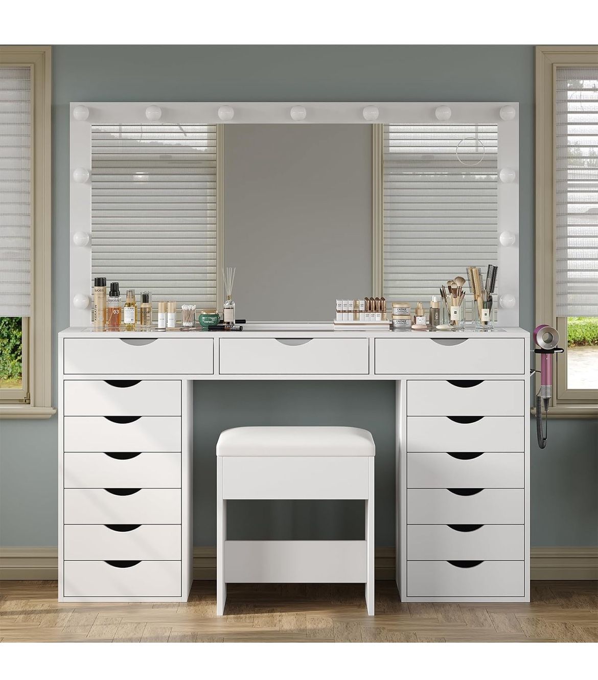 I’ll Sale Vanity Desk And With Mirror $250