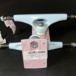 Krux K5 Pale Blue Pink DLK Trucks Set
